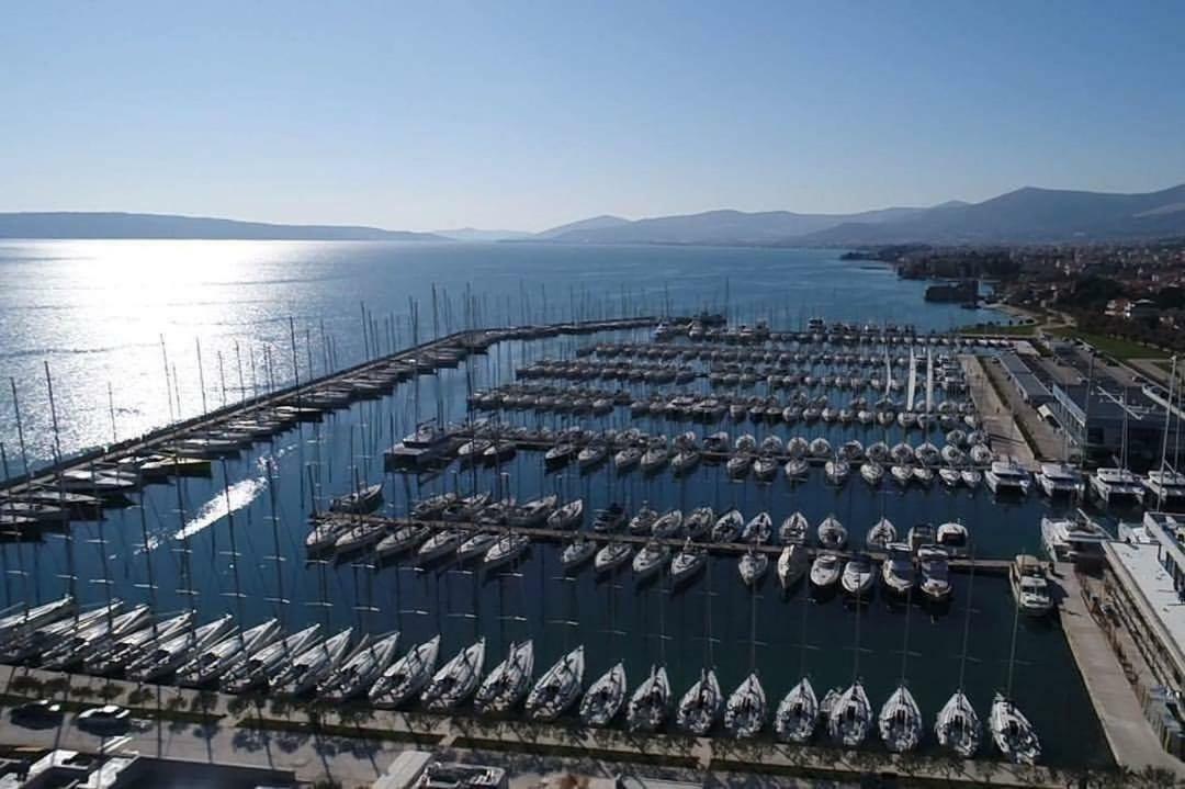 Modern Apartment Near Split & Trogir Kaštela Esterno foto