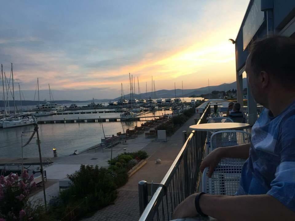Modern Apartment Near Split & Trogir Kaštela Esterno foto