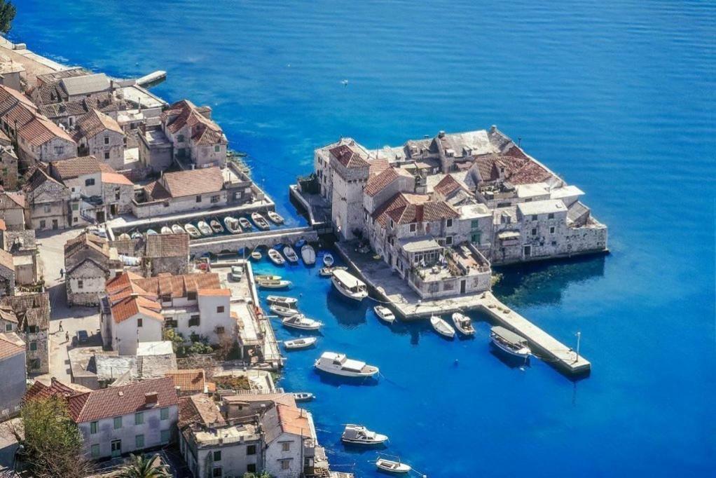 Modern Apartment Near Split & Trogir Kaštela Esterno foto