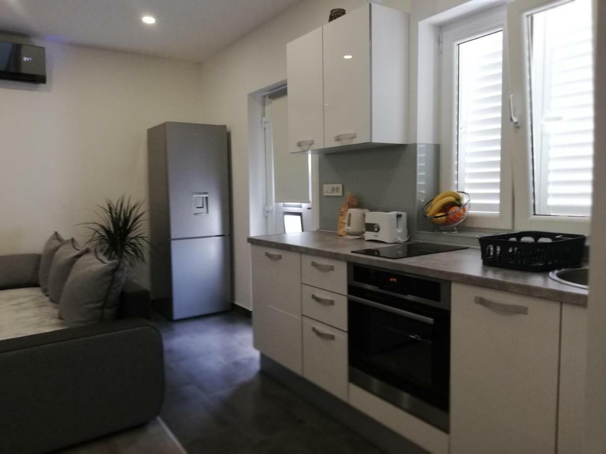 Modern Apartment Near Split & Trogir Kaštela Esterno foto