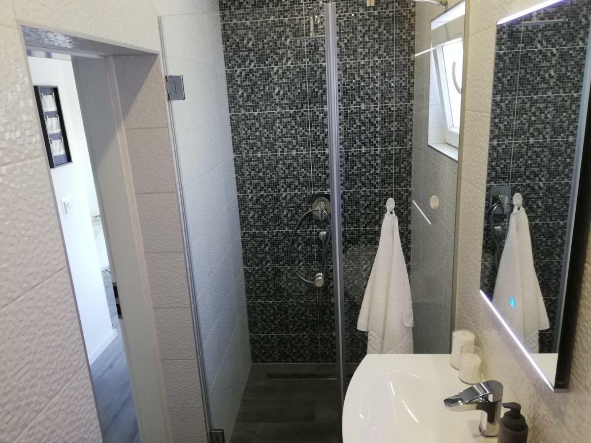Modern Apartment Near Split & Trogir Kaštela Esterno foto